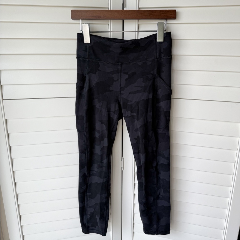lululemon camo cropped leggings with pockets size 6
